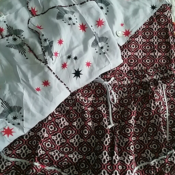 Adorable pj set - Picture 7 of 8